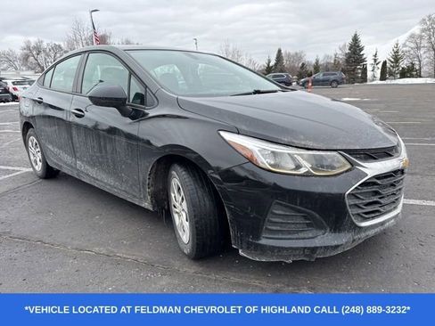 Used 2019 Chevrolet Cruze LS image 2