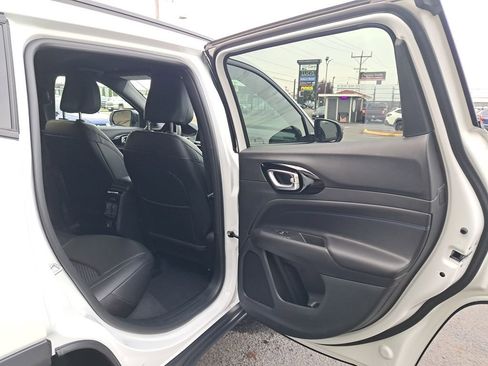 New 2026 Jeep Compass Latitude image 17