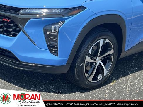 Certified 2024 Chevrolet Trax RS w/ Sunroof Package FWD image 10