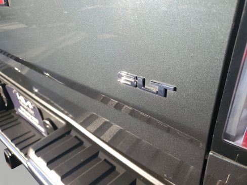 Used 2018 GMC Canyon SLT w/ Driver Alert Package image 7