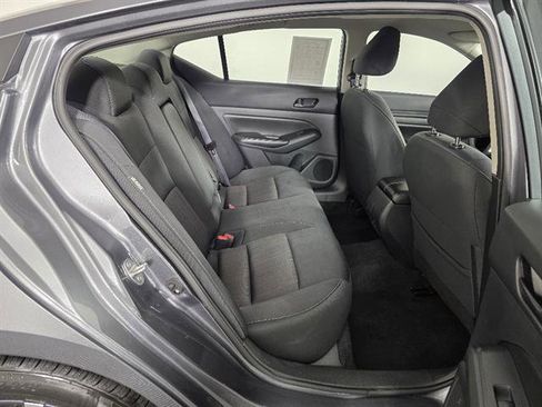Used 2024 Nissan Altima 2.5 SV FWD image 16