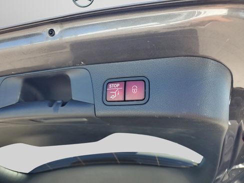 Used 2026 Mercedes-Benz GLB 250 image 10