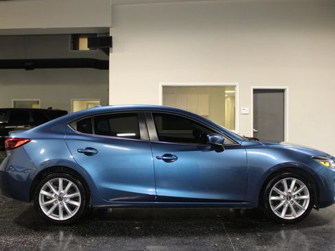 Used 2017 MAZDA MAZDA3 Grand Touring w/ Premium Equipment Package FWD image 3