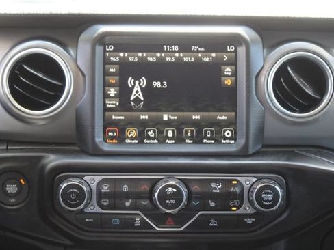 Used 2022 Jeep Wrangler Unlimited Rubicon 4xe w/ Cold Weather Group AWD/4WD image 17