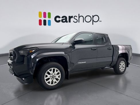 Used 2025 Toyota Tacoma SR5 AWD/4WD image 1