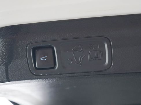 Used 2021 Ford Expedition Limited AWD/4WD image 16
