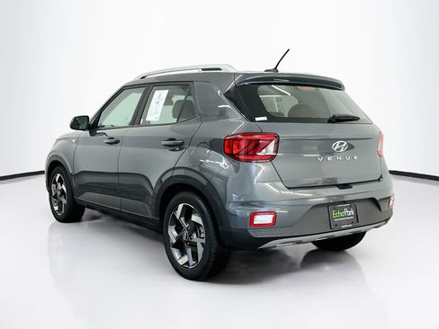 Used 2025 Hyundai Venue SEL FWD image 5