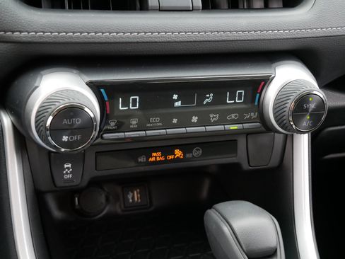 Certified 2025 Toyota RAV4 LE image 24