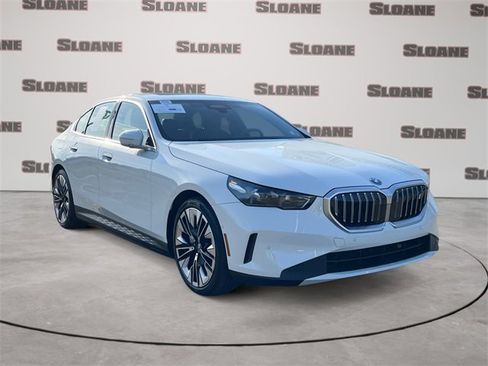 Certified 2025 BMW i5 xDrive40 w/ Premium Package image 7