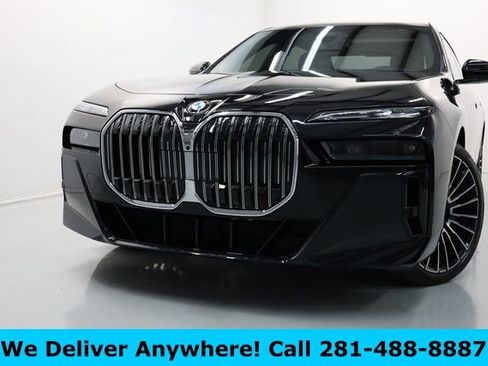 Used 2024 BMW 760i xDrive w/ Executive Package AWD/4WD image 2