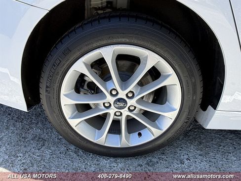 Used 2019 Ford Fusion SE FWD image 13