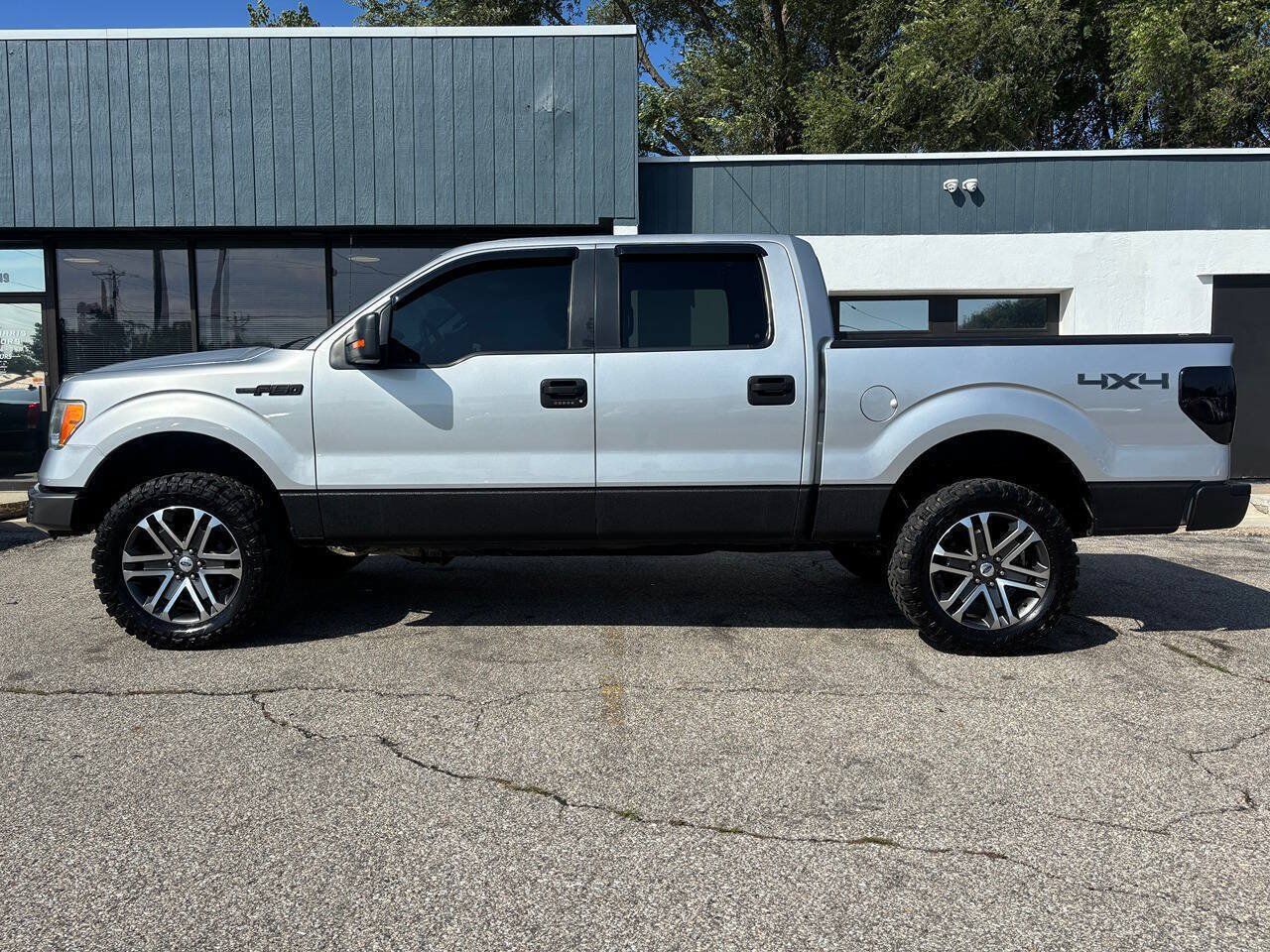 Used 2012 Ford F150 XLT w/ XLT Convenience Pkg AWD/4WD image 16