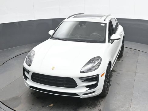 Used 2018 Porsche Macan GTS w/ Premium Package Plus AWD/4WD image 36