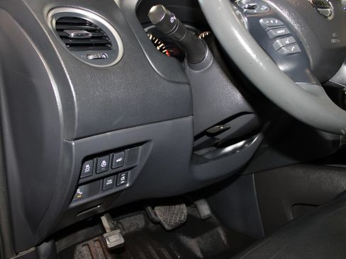 Used 2018 Nissan Pathfinder SL w/ Cargo Package FWD image 21