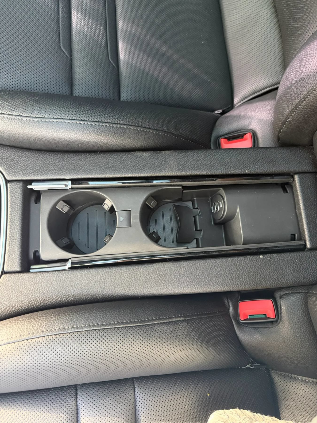 Used 2018 Porsche Panamera 4 AWD/4WD image 23
