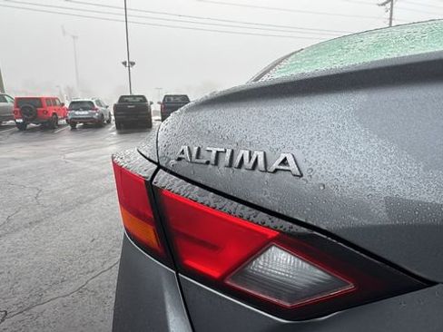 Used 2024 Nissan Altima 2.5 S image 38