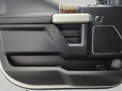 Used 2019 Ford F150 Lariat w/ Equipment Group 502A Luxury AWD/4WD image 23