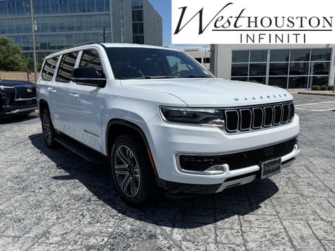Used 2024 Jeep Wagoneer L Series II w/ Flexible Seating Group RWD image 1