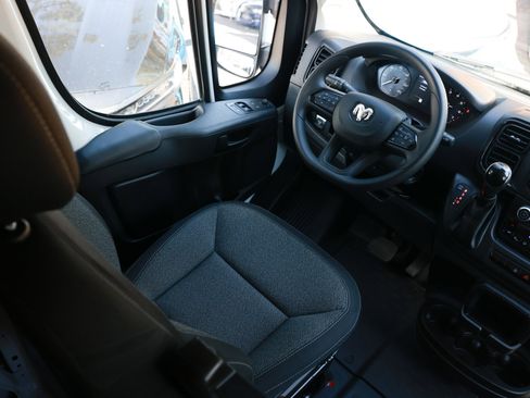 Used 2025 RAM ProMaster 2500 w/ Convenience Group FWD image 6