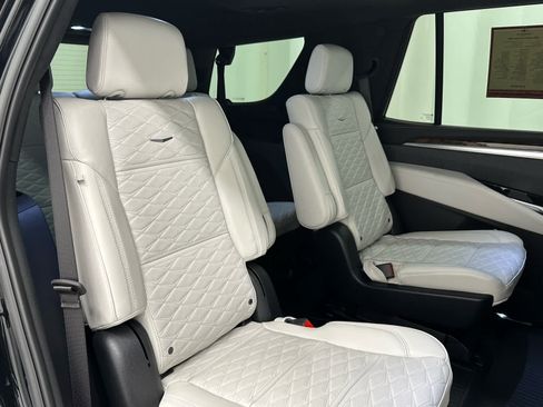 Used 2026 Cadillac Escalade Platinum Sport w/ LPO, ONYX Package AWD/4WD image 23