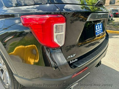 Used 2023 Ford Explorer XLT w/ Equipment Group 202A AWD/4WD image 23