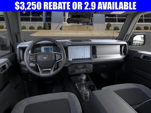 New 2025 Ford Bronco 4-Door image 9