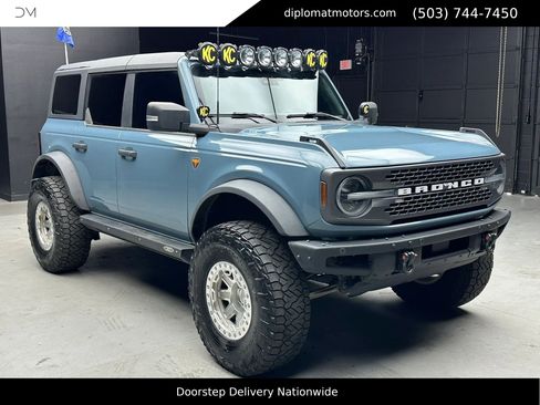 Used 2022 Ford Bronco Badlands image 8