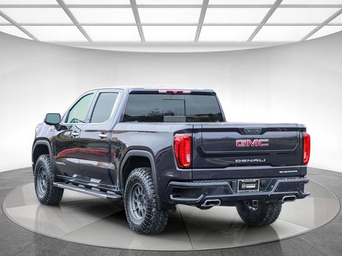 Used 2022 GMC Sierra 1500 Denali image 2