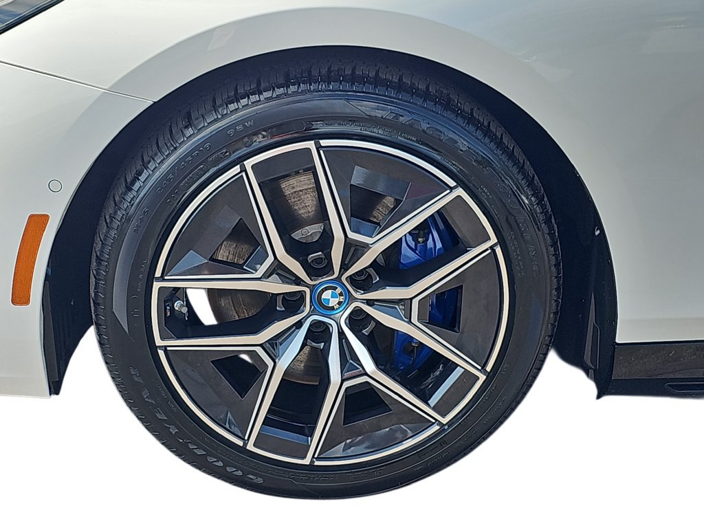 Used 2024 BMW i5 eDrive40i w/ M Sport Package RWD image 31
