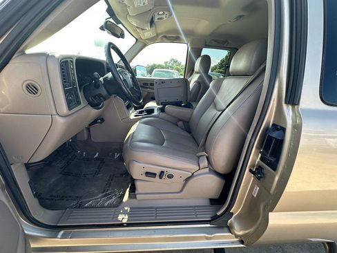 Used 2004 GMC Sierra 2500 SLT w/ Skid Plate Package AWD/4WD image 30