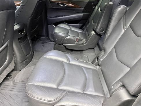 Used 2019 Cadillac Escalade Premium Luxury AWD/4WD image 12