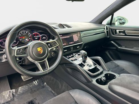 Used 2022 Porsche Cayenne GTS image 15