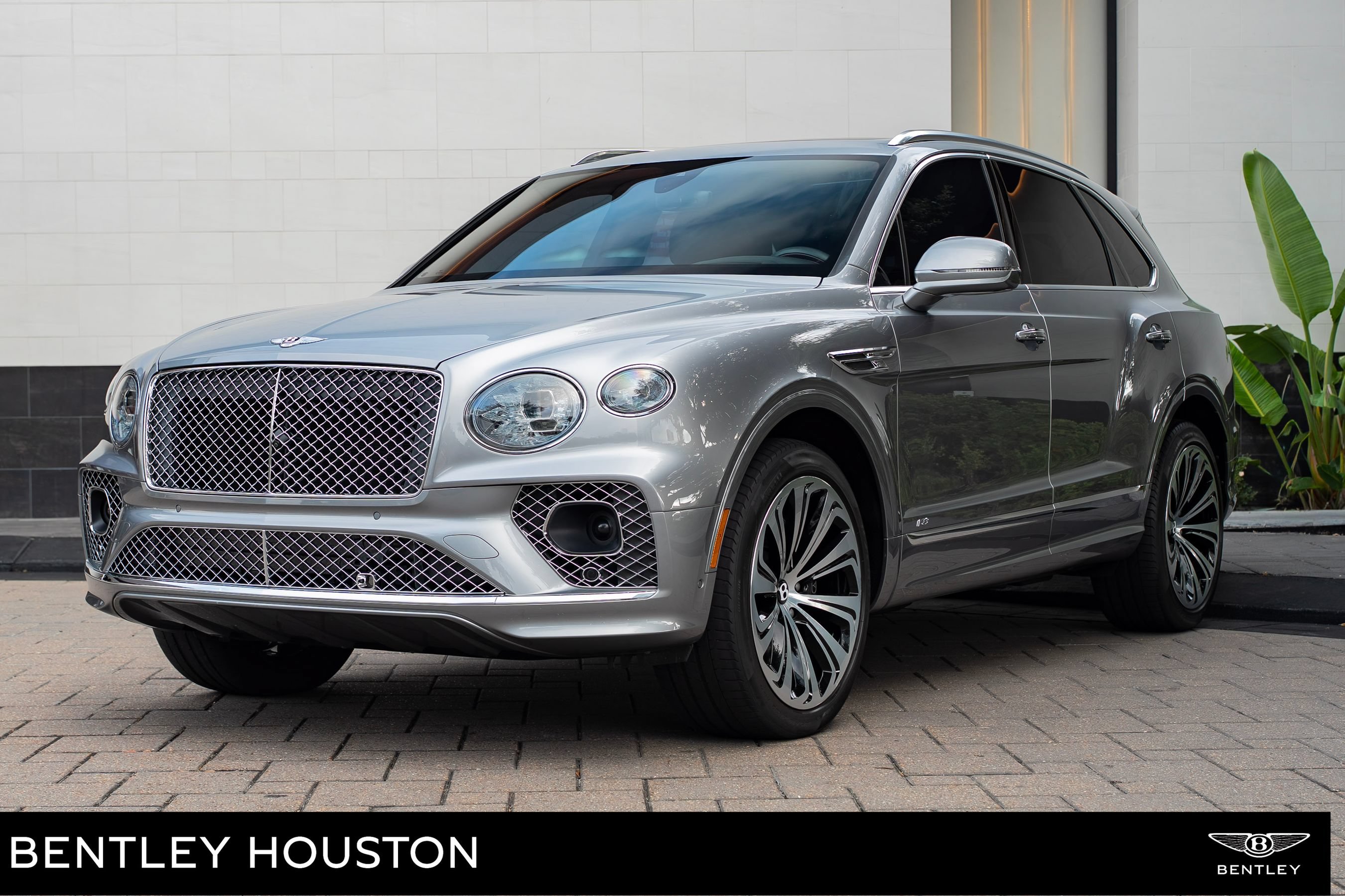 Certified 2022 Bentley Bentayga AWD/4WD image 1