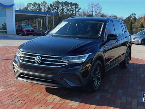 Used 2024 Volkswagen Tiguan SE image 5