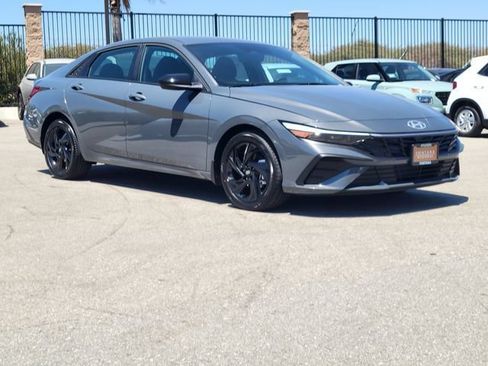 New 2026 Hyundai Elantra Sport FWD image 32