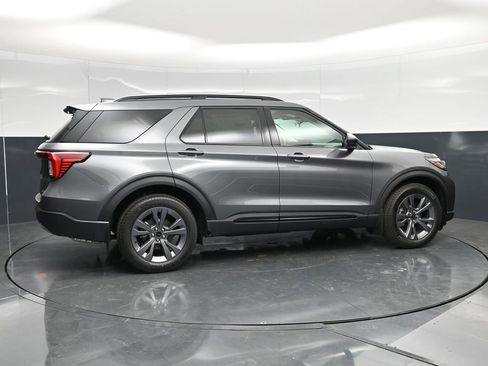 New 2026 Ford Explorer Active w/ Active Comfort Package AWD/4WD image 2