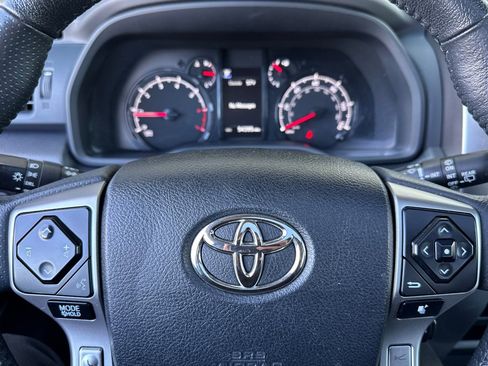 Used 2022 Toyota 4Runner SR5 Premium w/ Moonroof Package RWD image 67