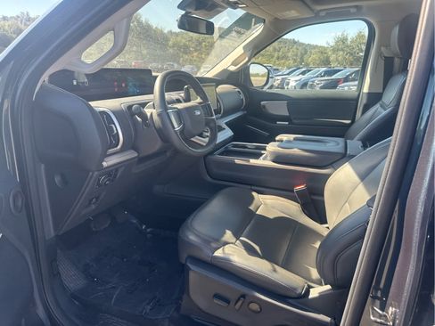 Certified 2025 Ford Expedition Active AWD/4WD image 11
