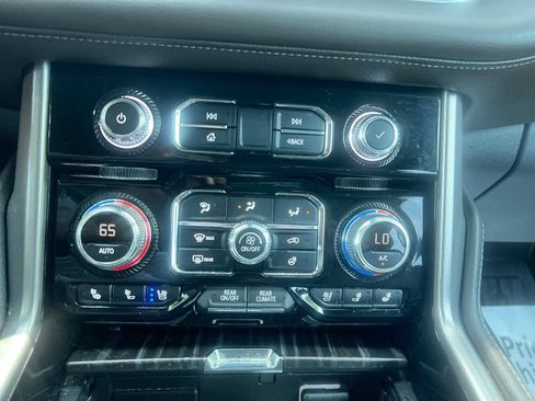 Used 2023 GMC Yukon Denali w/ Denali Reserve Package AWD/4WD image 17