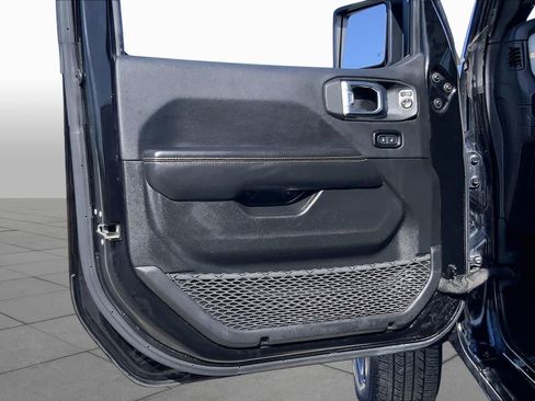 Used 2024 Jeep Wrangler Unlimited Sahara AWD/4WD image 21