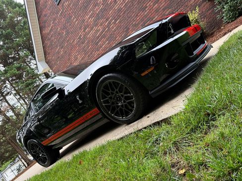 Used 2013 Ford Mustang Shelby GT500 RWD image 29