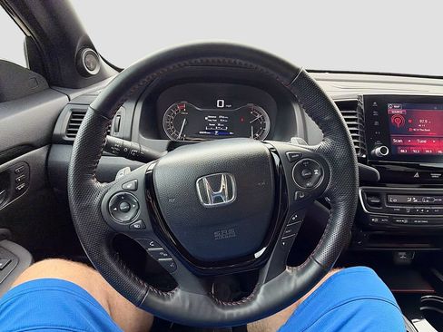 Used 2023 Honda Ridgeline Black Edition image 11