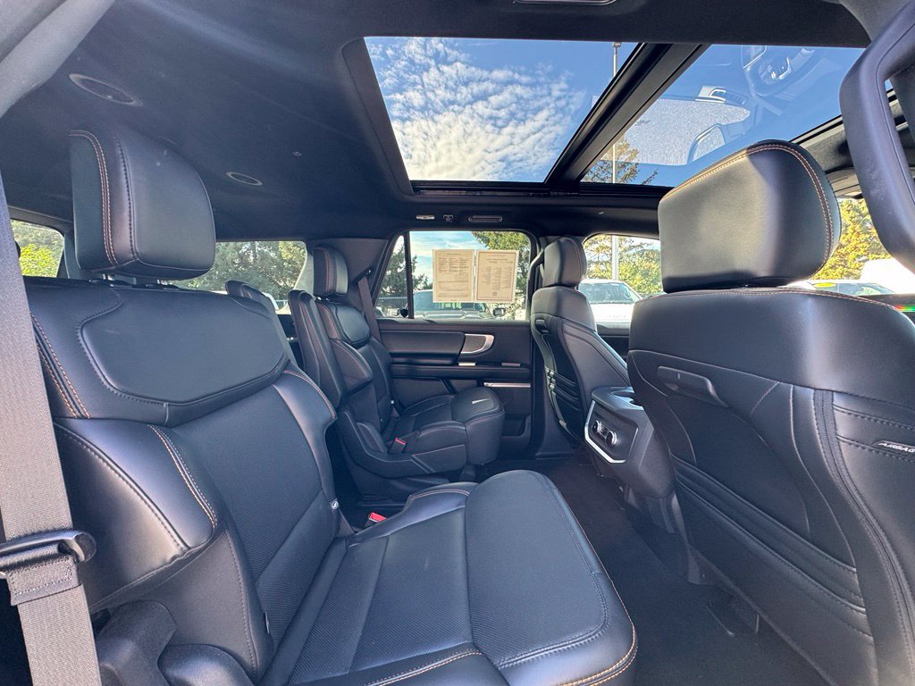 Used 2025 Ford Expedition Tremor AWD/4WD image 37