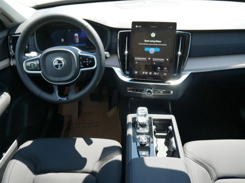 New 2026 Volvo XC90 B6 Plus w/ Protection Package Premier image 7