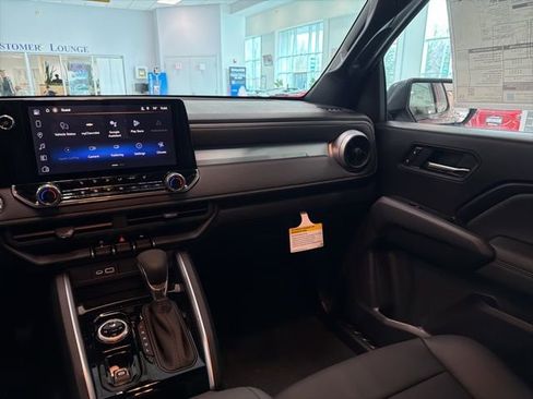 New 2026 Chevrolet Colorado LT w/ LT Convenience Package AWD/4WD image 25