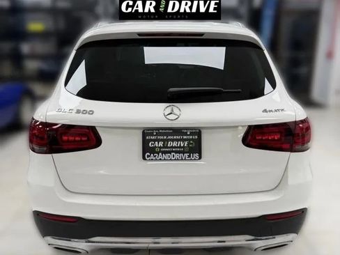 Used 2022 Mercedes-Benz GLC 300 4MATIC w/ Driver Assistance Package image 5