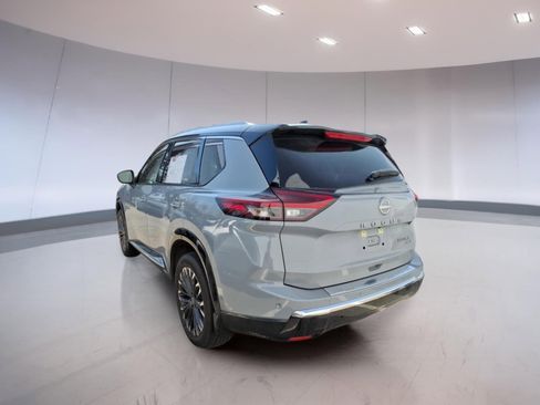 Used 2024 Nissan Rogue Platinum w/ Platinum Premium Package image 3