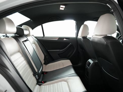 Used 2016 Volkswagen Jetta Sport image 38