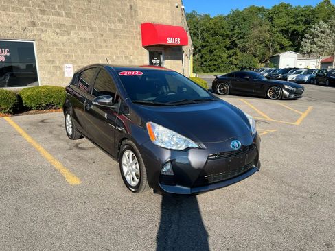 Used 2012 Toyota Prius C Three image 3