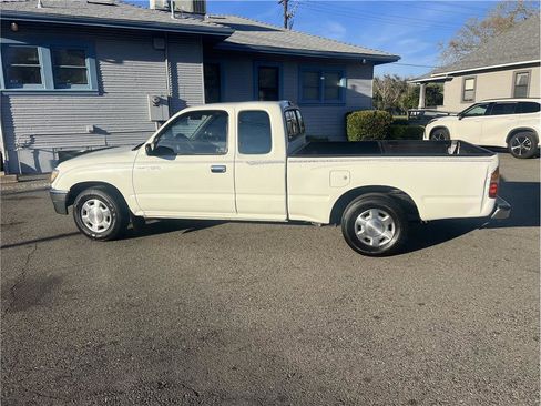 Used 1996 Toyota Tacoma 2WD Xtracab image 6